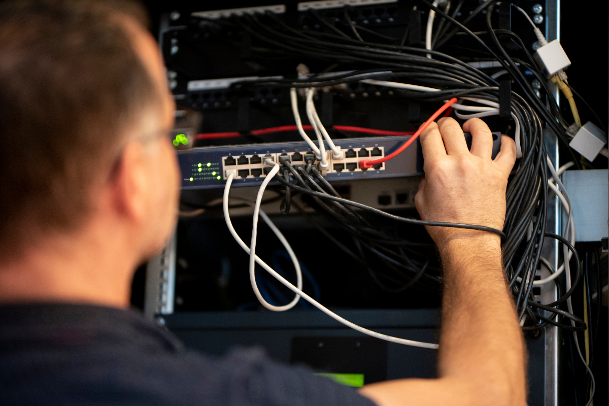 "Domina tu Red: Todo lo que Necesitas Saber sobre Switches de Red"